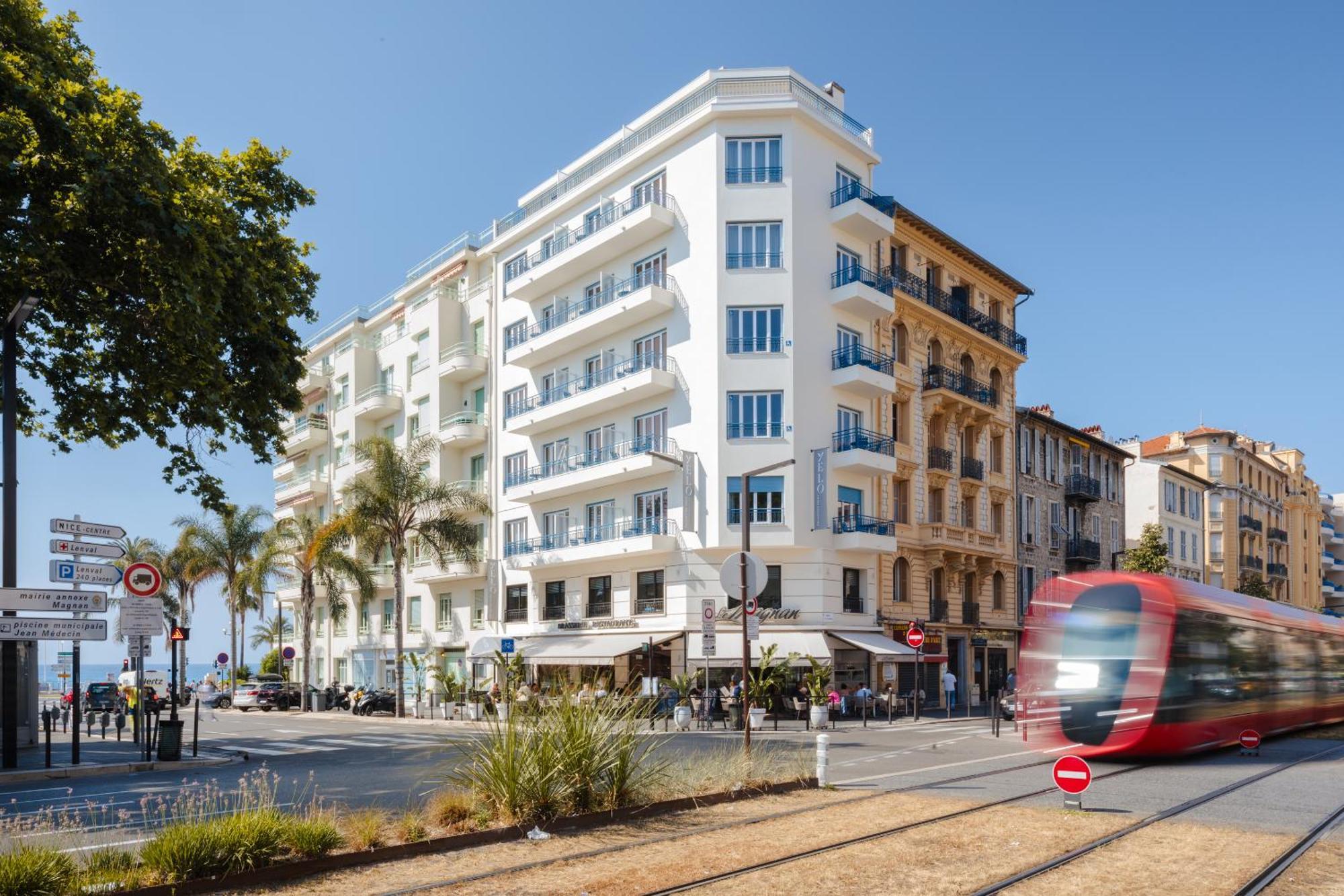 Hotel Yelo Promenade Powered By Sonder Niza Exterior foto