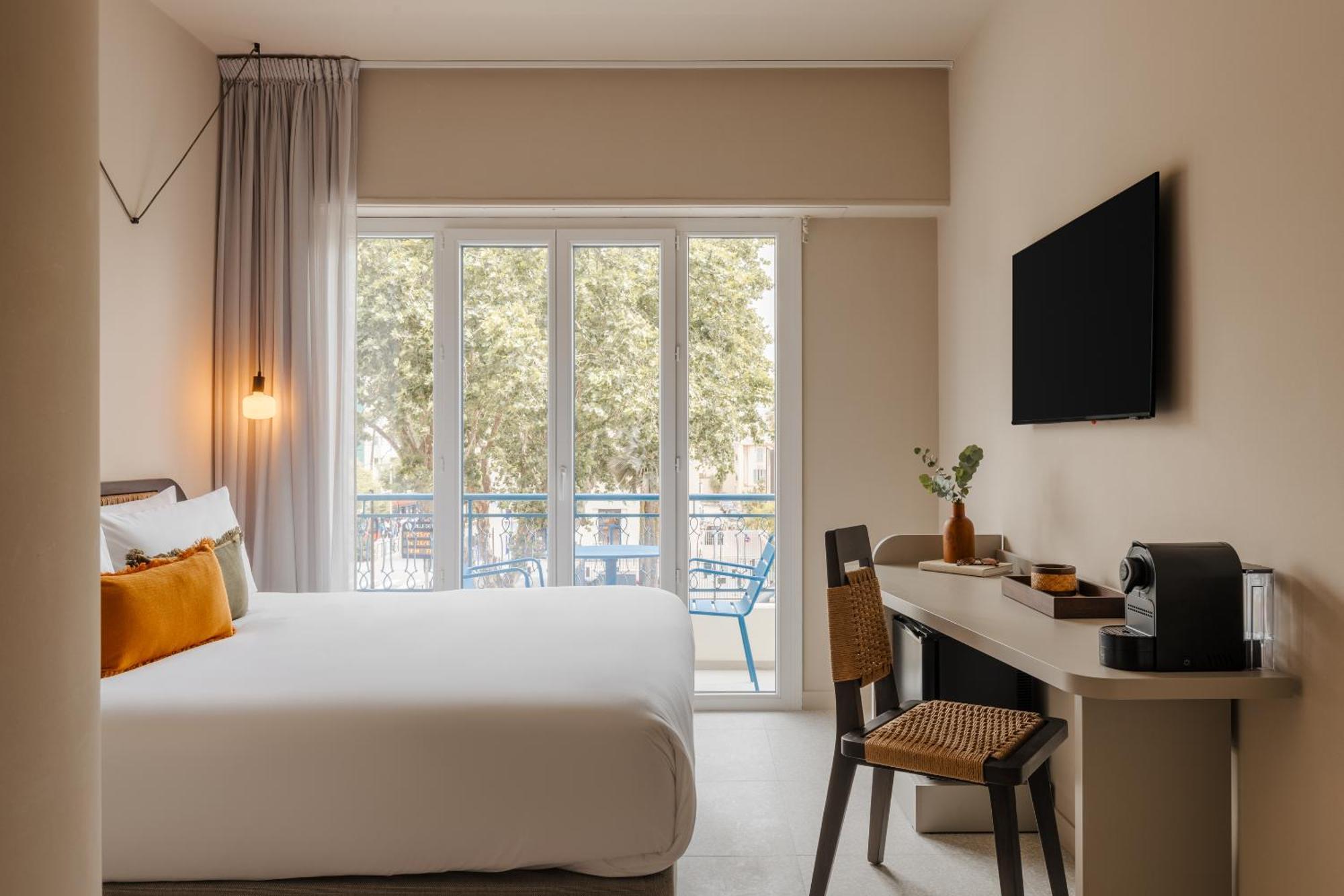 Hotel Yelo Promenade Powered By Sonder Niza Exterior foto