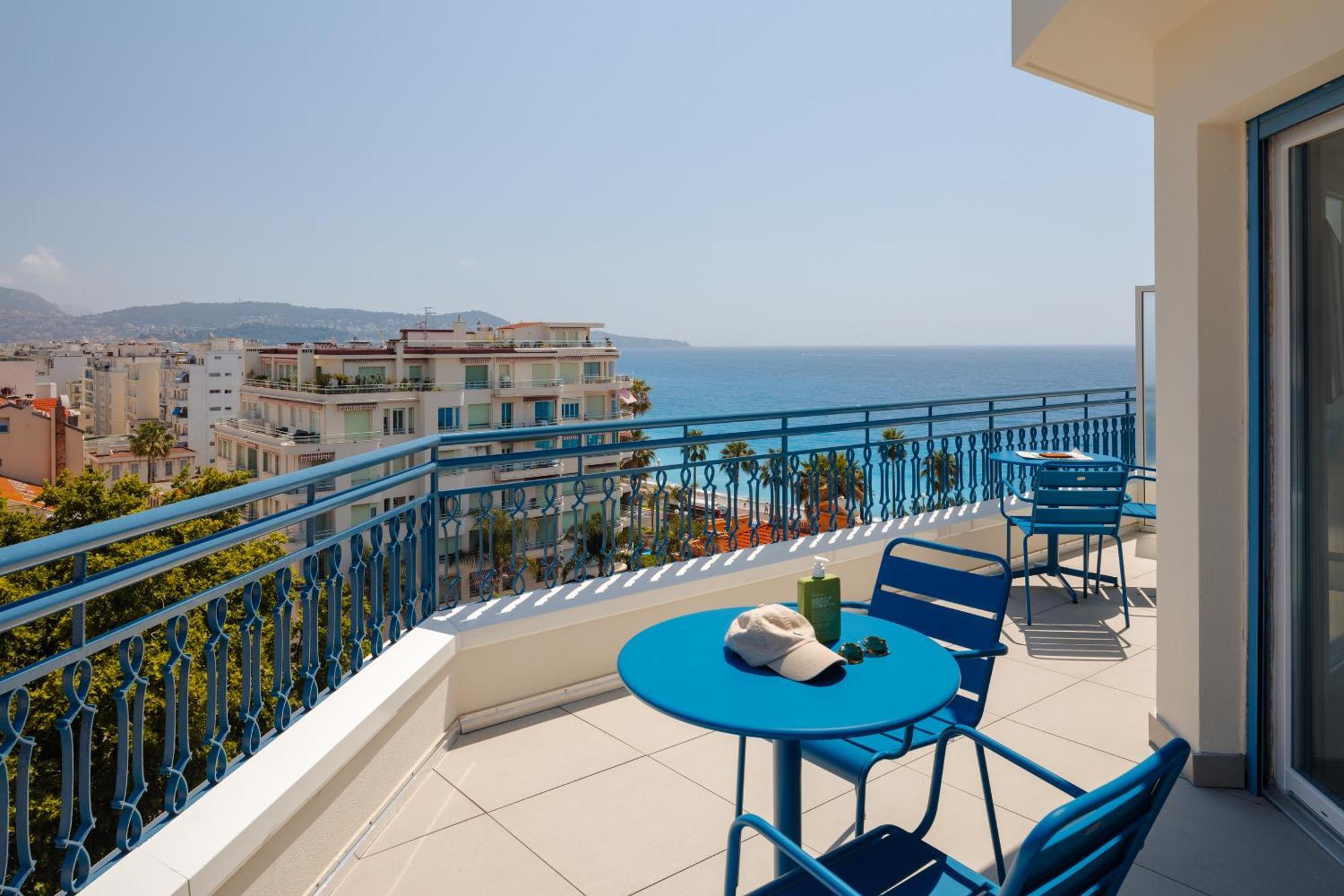 Hotel Yelo Promenade Powered By Sonder Niza Exterior foto