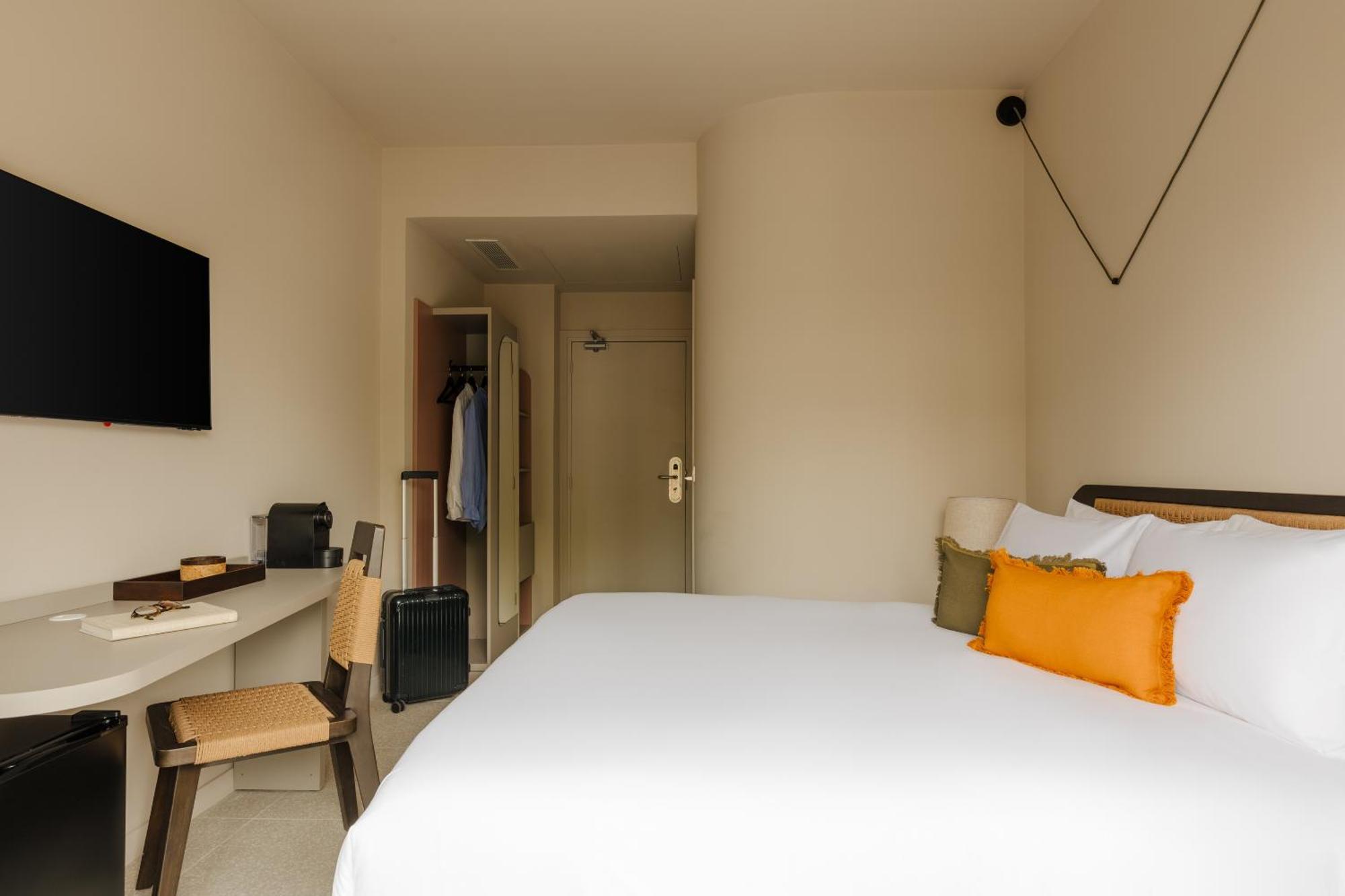 Hotel Yelo Promenade Powered By Sonder Niza Exterior foto