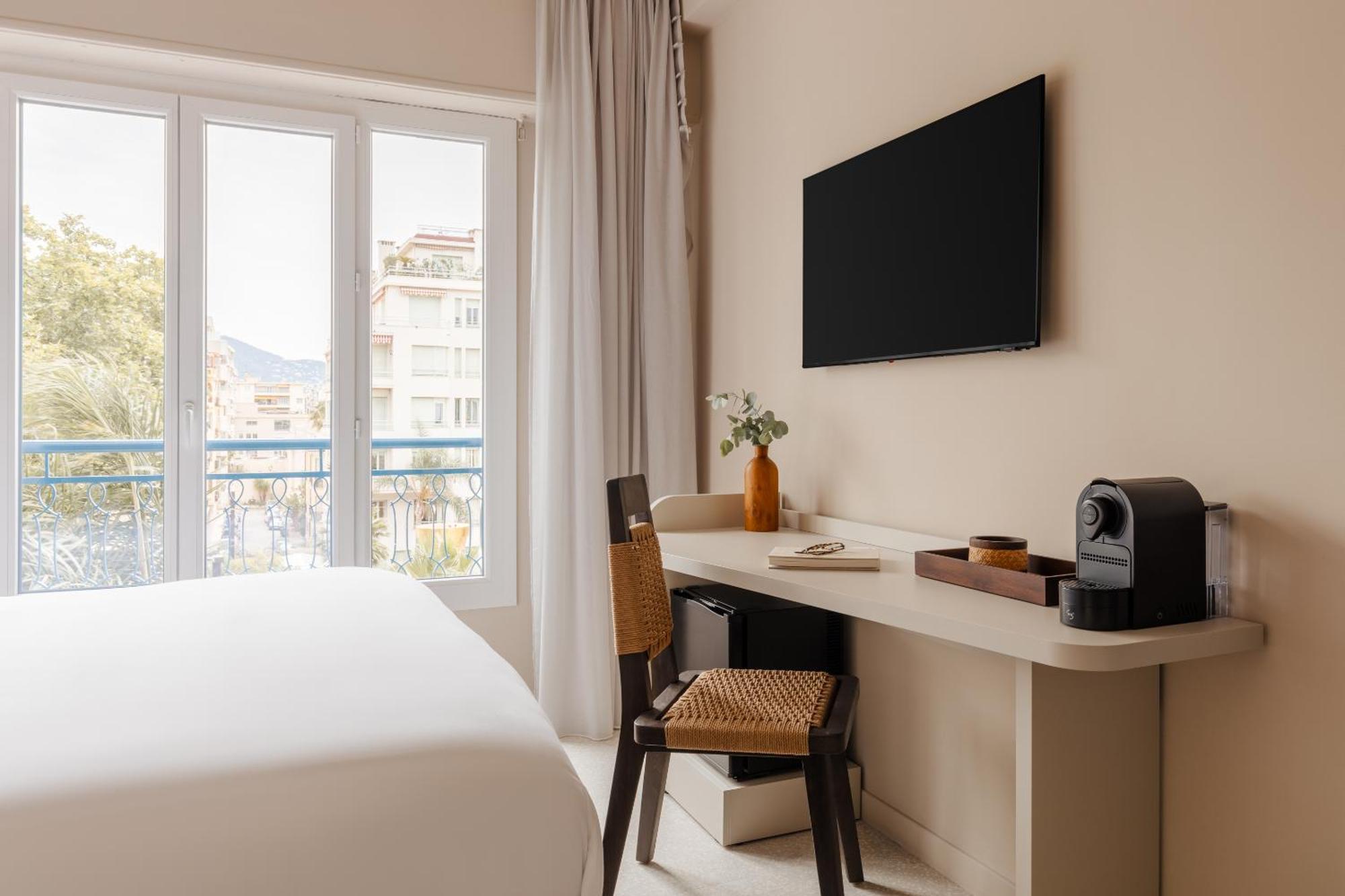 Hotel Yelo Promenade Powered By Sonder Niza Exterior foto
